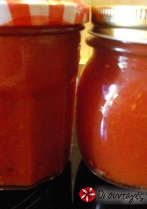 A picture of Homemade tomato sauce.