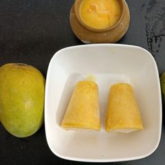 A picture of Mango kulfi.