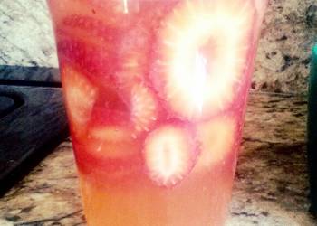 Easiest Way to Recipe Appetizing Strawberry Lemonade