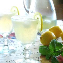 A picture of Basil Lemonade.