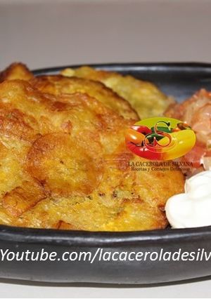 Una foto de Patacones o tostones colombianos