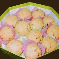 Kimi Shigure (Egg Yolk & Bean Paste Cakes) A picture of Kimi Shigure (Egg Yolk & Bean Paste Cakes).