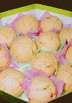 A picture of Kimi Shigure (Egg Yolk & Bean Paste Cakes).