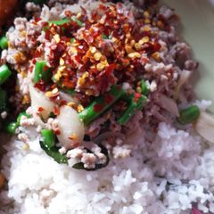 A picture of Mince pork with chilli and mint.
