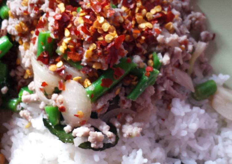 Mince pork with chilli and mint