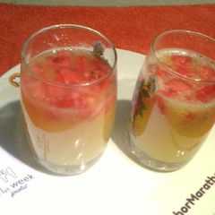 A picture of Orange/melon mix.