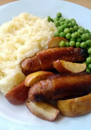 A picture of Vickys Sticky Apple & Sausage Bake, GF DF EF SF NF.