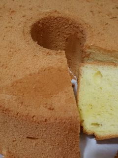 A picture of Orange Chiffon Cake.