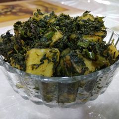 A picture of Achari Aloo Methi.