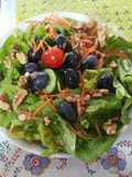 Salad Dengan Saos Kwipie wijen dan Kikoman