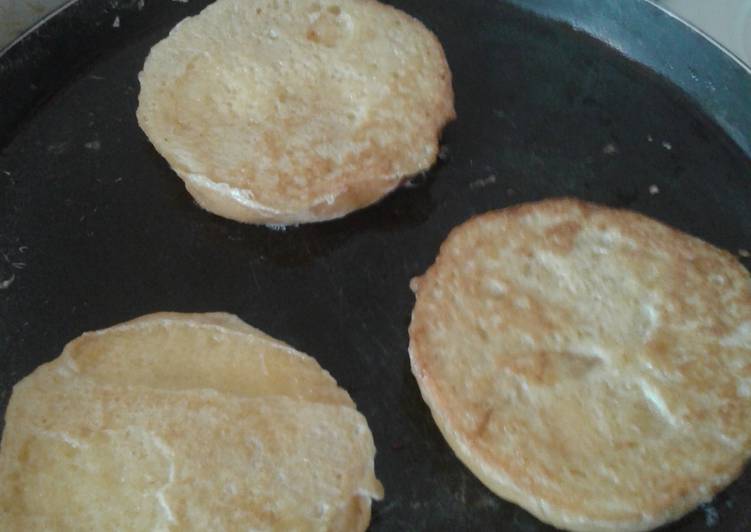 Simple Egg and bread toast