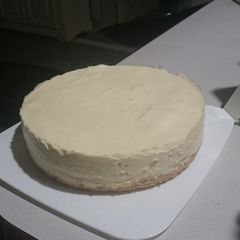 A picture of Unbaked white chocolate cheesecake.