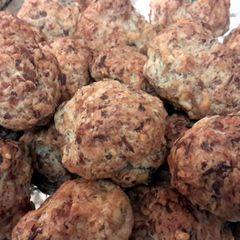 A picture of Granmommie's Sausageballs.