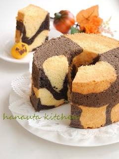 A picture of For Halloween ♪ A Kabocha Squash & Cocoa Chiffon Cake.