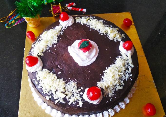Dark chocolate ganache cake