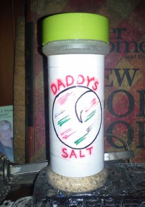 A picture of Daddys Seasoned Salt.