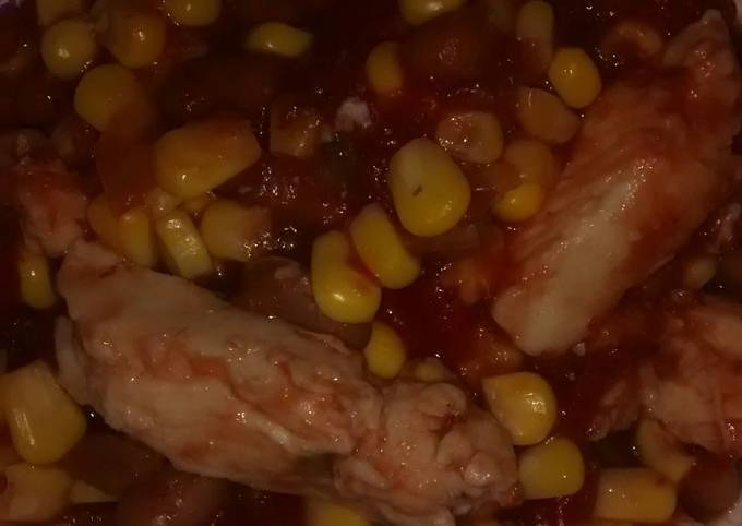 Black bean salsa chicken (crock pot)