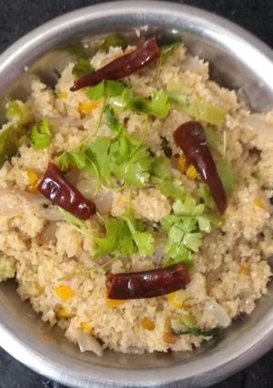 வெஜிடபிள் கோதுமை ரவை உப்புமா. (Vegetable kothumai ravai upma recipe in tamil) செய்முறை முக்கிய புகைப்படம்