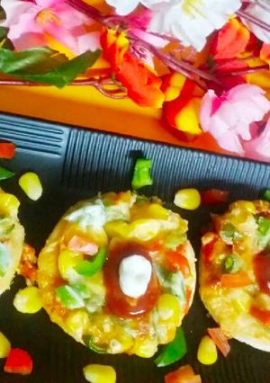 A picture of Vegetables and Corn baby Pizza.