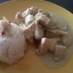 A picture of West Indies Green Curry Chicken.