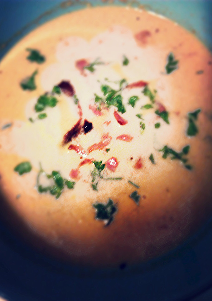 A picture of Jamie Olivers Smokin' Chicken Chowder.