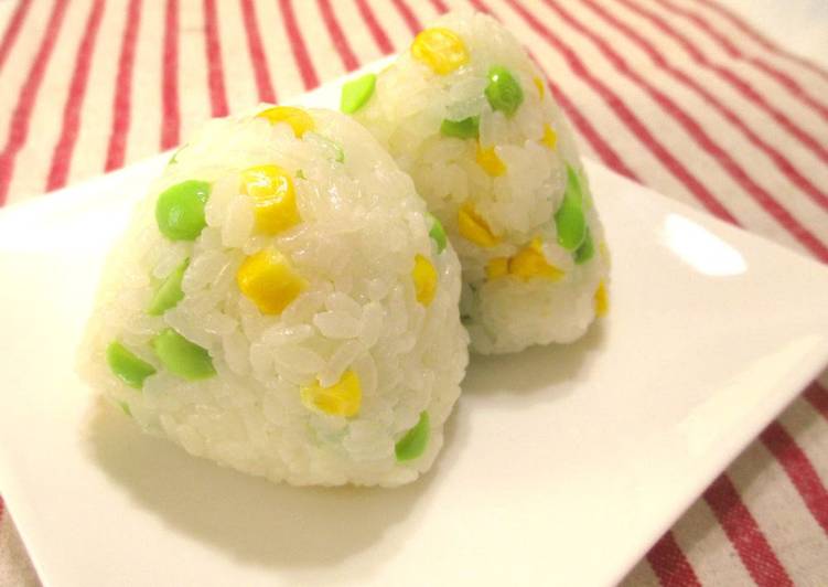 How to Prepare Quick Two Kinds of Onigiri Rice Balls with Corn and Edamame Beans