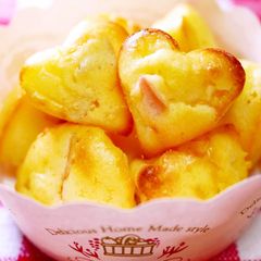 A picture of Apple Cheesecakes for Christmas.