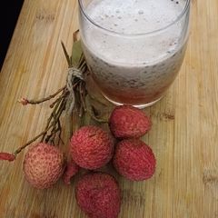 A picture of Litchi gulkand juice.