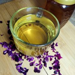 A picture of Rose Honey tea.