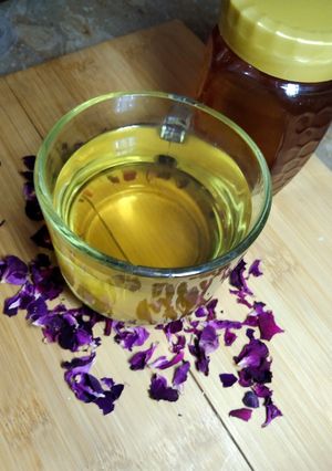 A picture of Rose Honey tea.
