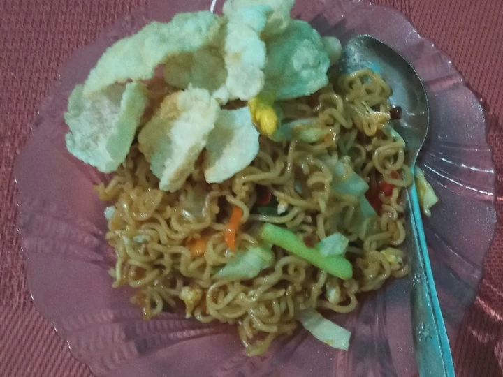 Langkah Gampang Menyiapkan Resep Mie goreng tek-tek ala rumahan 🍛 yang Bisa Manjain Lidah Anti Ribet, Mantap