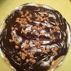 A picture of Fudge Topped Peanut Butter Pie.