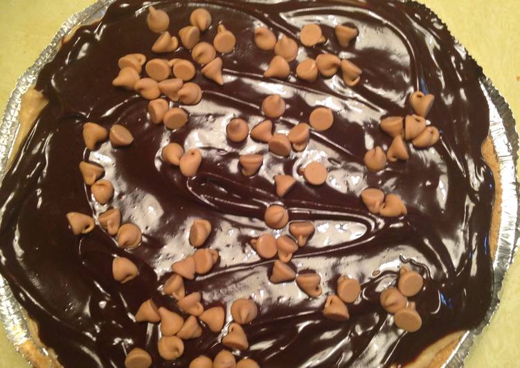 Fudge Topped Peanut Butter Pie