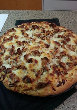 A picture of Turkey Day Pizza.