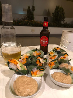 Una foto de Deep o salsa para los rollitos vietnamitas