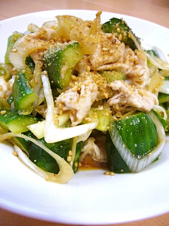 Easy Steps to Prepare Recipe Yummy Chinese-Style Shabu-Shabu Pork and Crushed Cucumber Salad that is Awesome, Addictive}