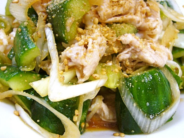 Easy Steps to Prepare Recipe Yummy Chinese-Style Shabu-Shabu Pork and Crushed Cucumber Salad that is Awesome, Addictive}