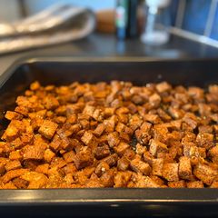 A picture of Za’tar croutons.