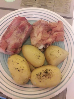 Una foto de Carne y papas al horno