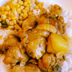 Bahamian Curry Chicken! 242 A picture of Bahamian Curry Chicken! 242.