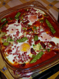 Una foto de Huevos a la flamenca