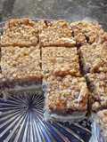 Caramel Apple Cheesecake Crumble Bars