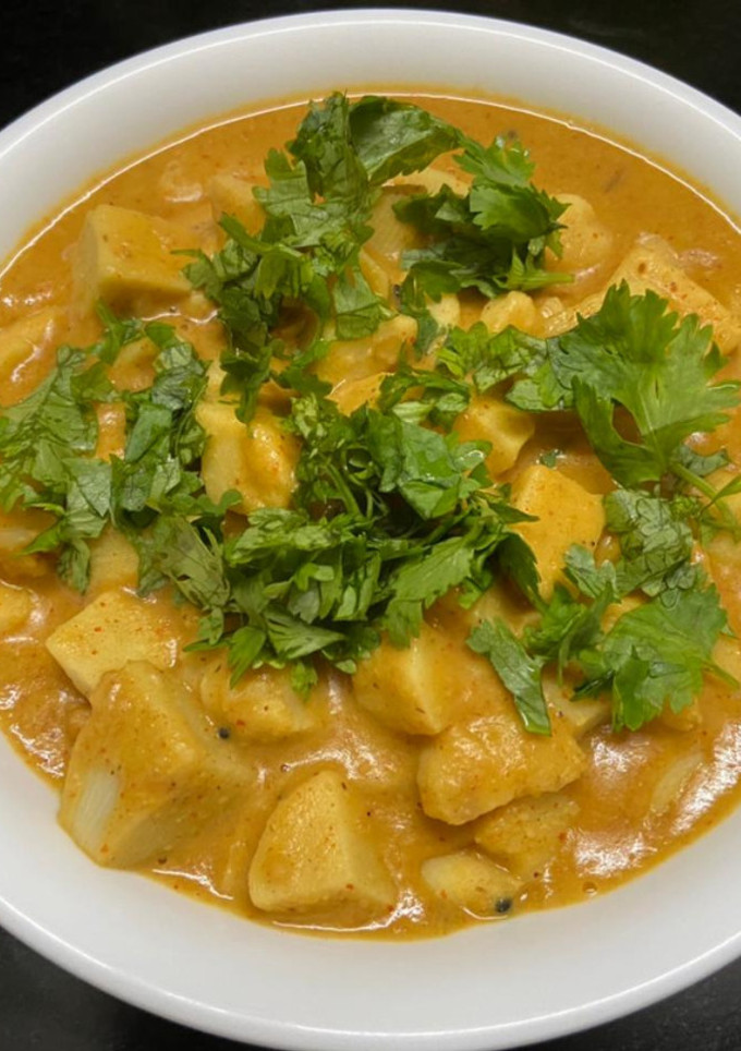 A picture of Taro Root/Arbi Curry.