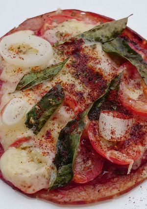 A picture of Salami Pizza.