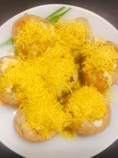 દહીં પૂરી (Dahi Puri Recipe In Gujarati) રેસીપી મુખ્ય ફોટો