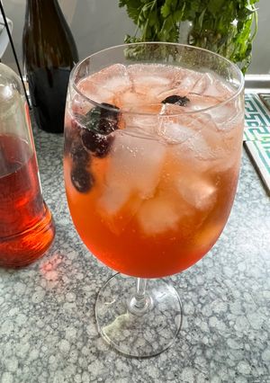 Una foto de Aperol spritz