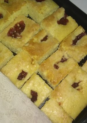 Una foto de Bizcochuelo con dulce de membrillo