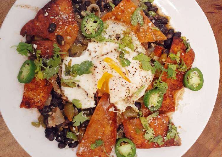 Recipe of Perfect Vegetarian Green Chili Chilaquiles