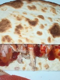 Una foto de Bocado crujiente de melva y mermelada de pimientos
