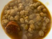 Una foto de garbanzos con callos